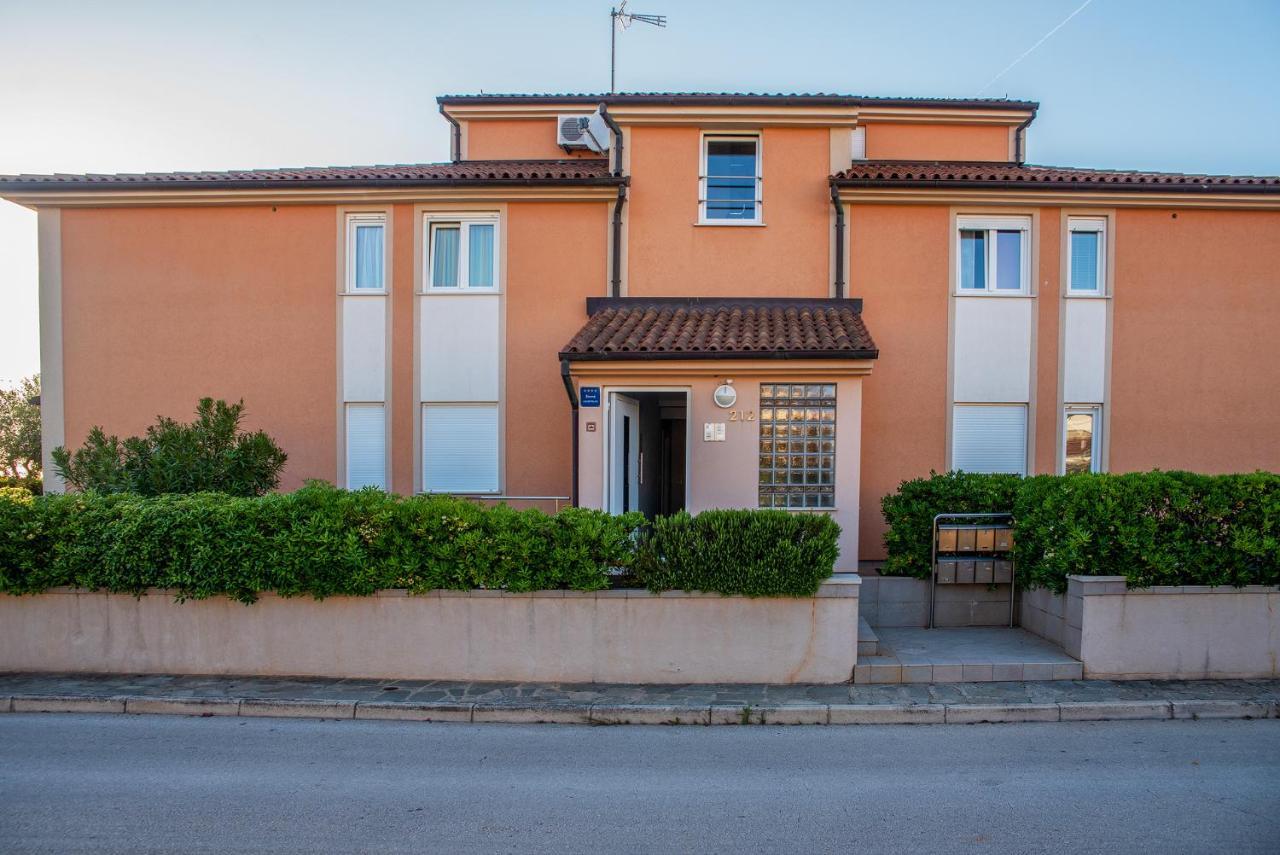 Apartman Maksim Banjole Buitenkant foto